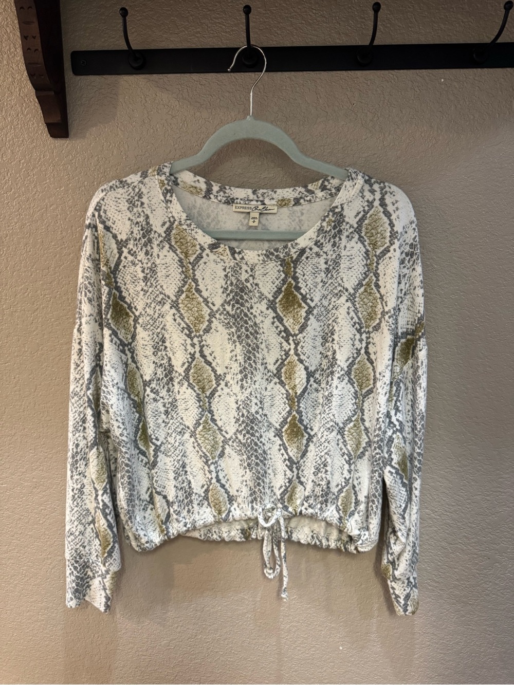 Snake Print Drawstring Hem Long Sleeve Top - White/Olive